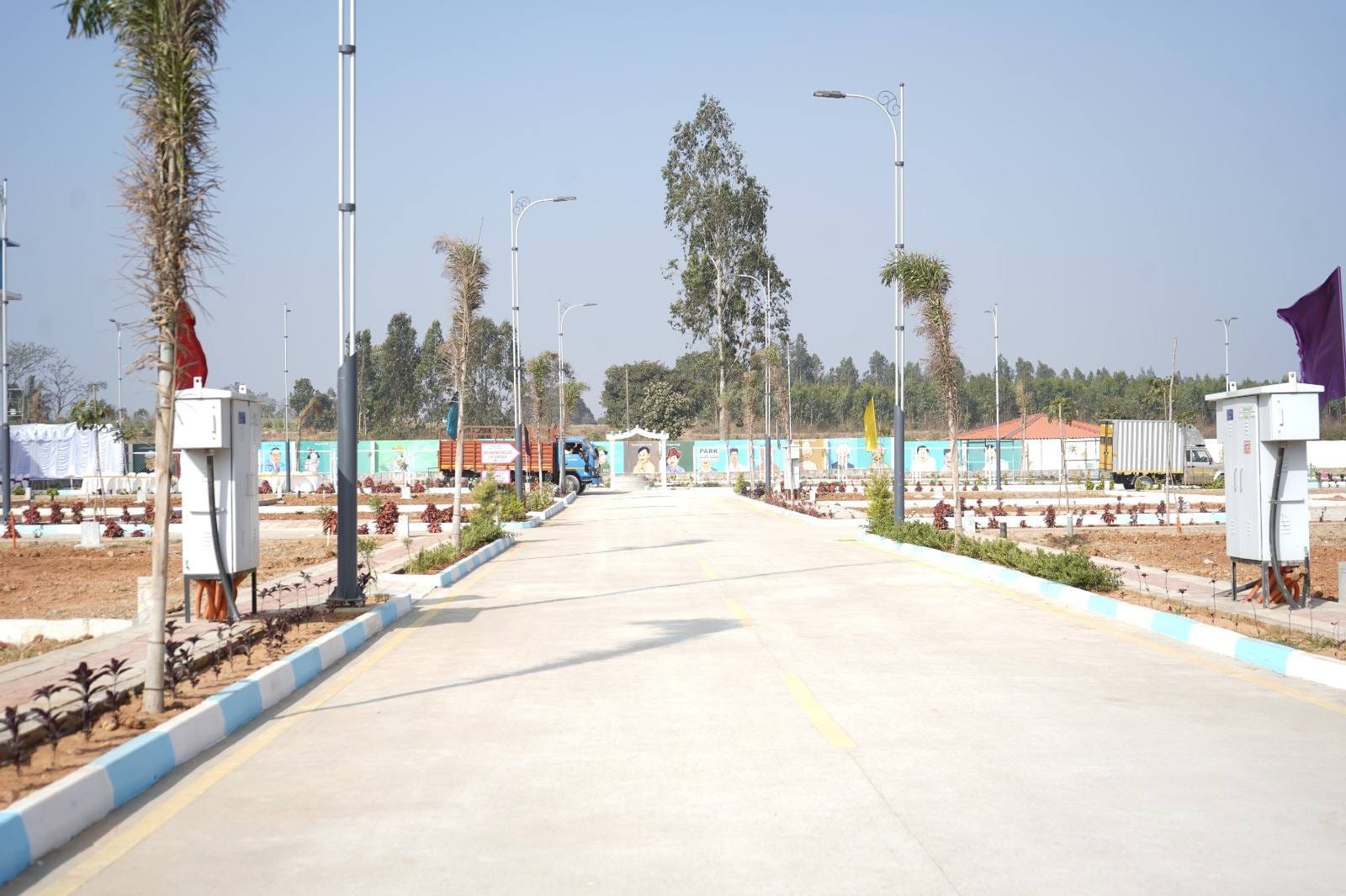 Street lights and trees along the roads at Infenity Brindhavan - Jigani